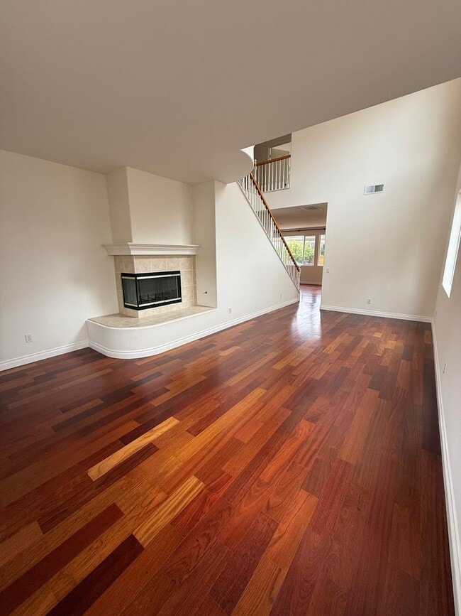 Building Photo - 4 Bed/3 Bath Home for Rent in Carmel Valley!