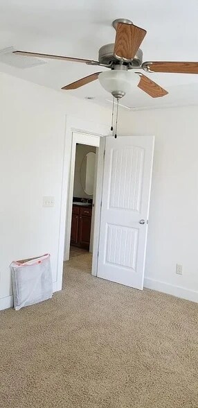 3d floor bedroom - 2908 New Hill Park Rd
