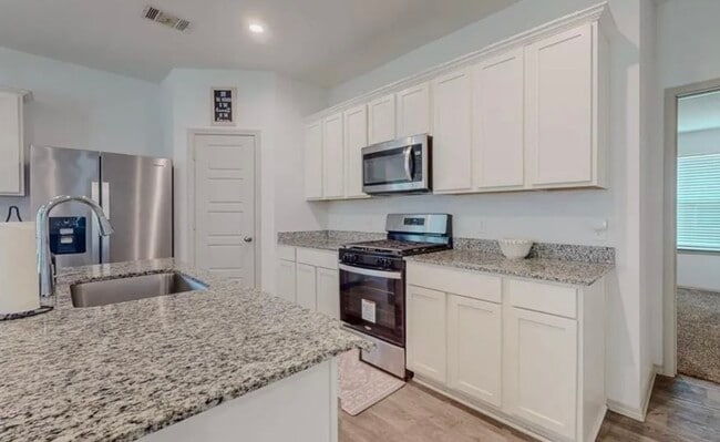 Building Photo - 6725 Riplee St