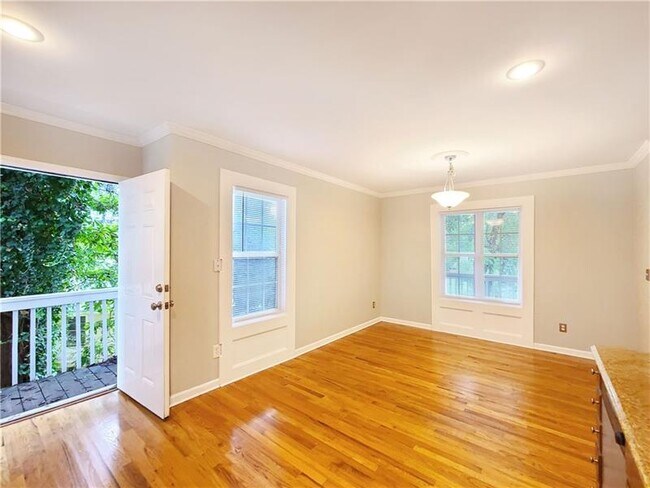 Building Photo - 140 Brook Cir SE