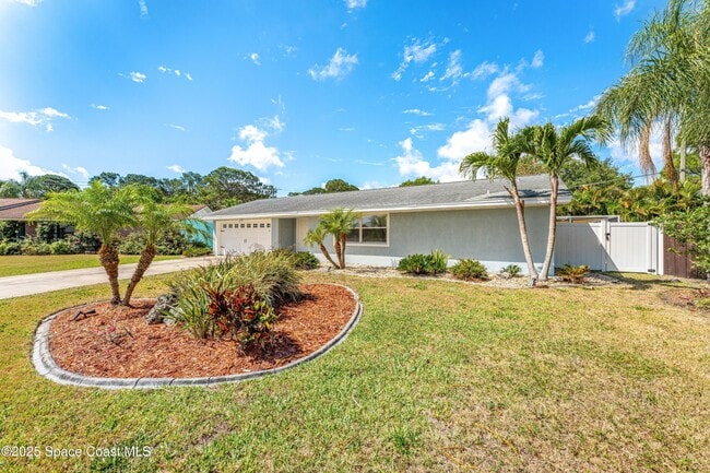 Building Photo - 113 Las Palmas