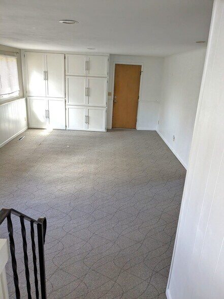 Family Room - 2904 Dina St