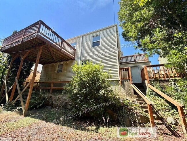 Building Photo - 2130 Montvale Pl W