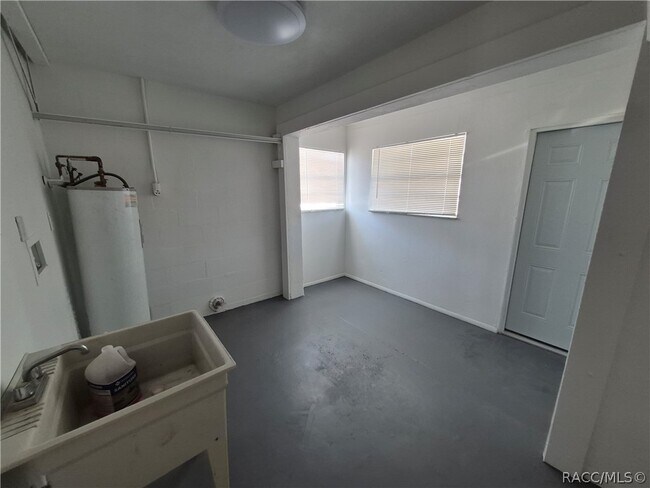 Building Photo - 41 S Lincoln Ave