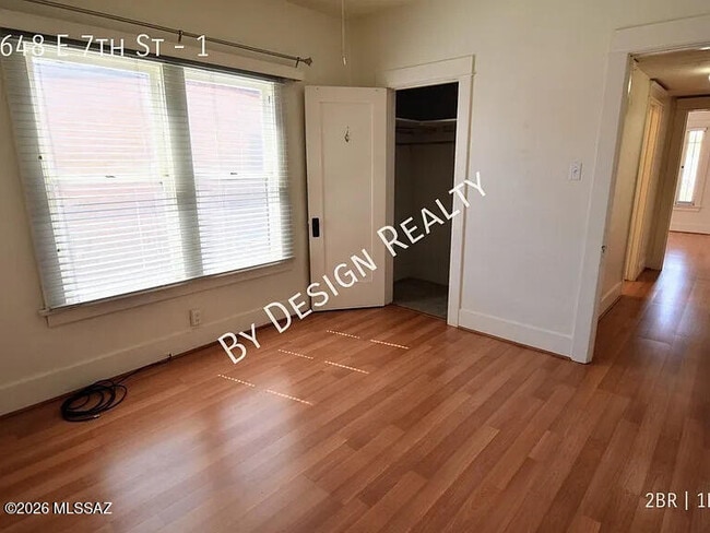 Building Photo - 1648 E 7th St