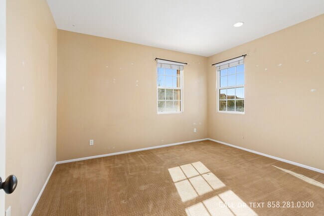 Building Photo - 1177 Parkview Dr