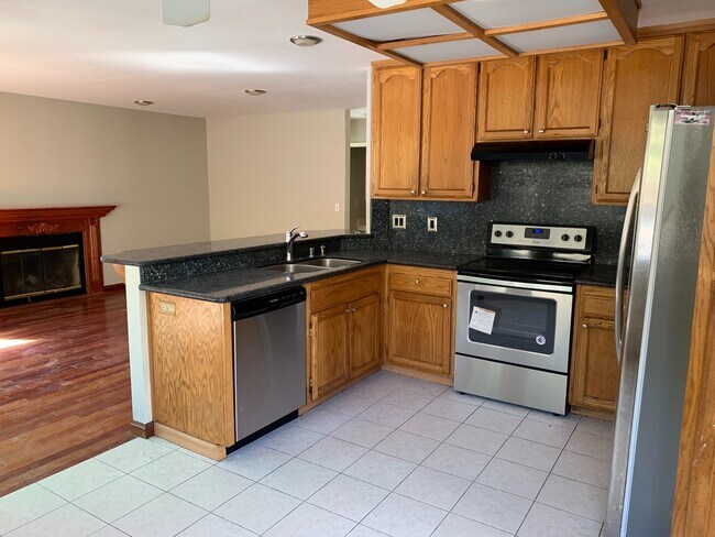 Building Photo - Beautiful Pittsburg Home