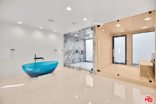 Building Photo - 30020 Morning View Dr