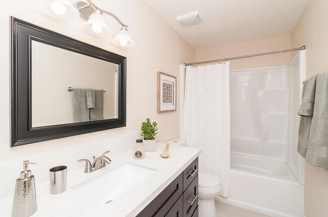 Building Photo - 4 Bedrooms and 2.5 baths!  Modern upgrades...