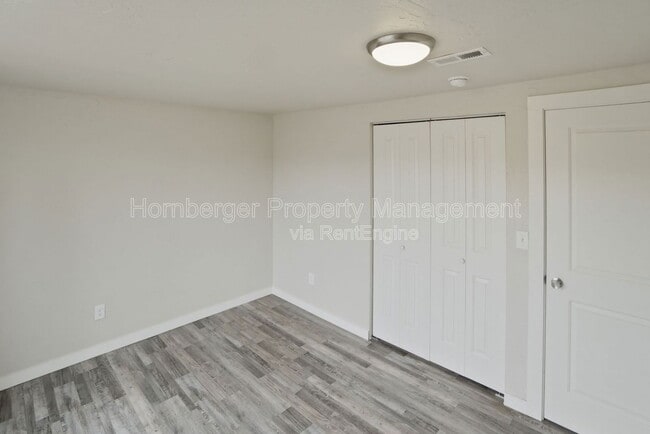 Building Photo - 9715 N Stevens St