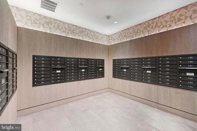 Building Photo - 145 Riverhaven Dr