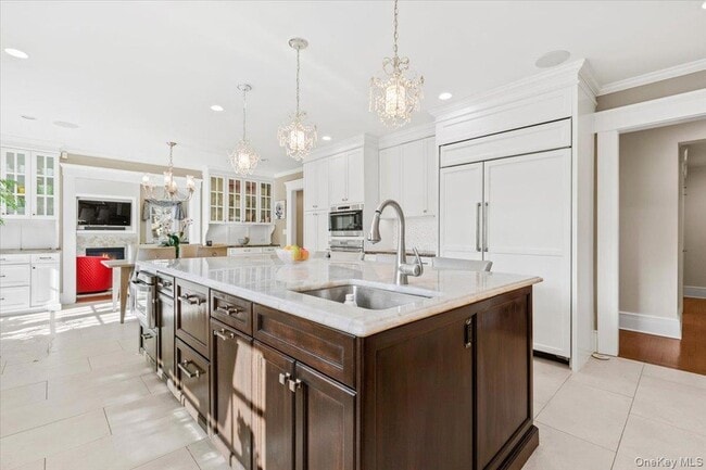 Building Photo - 47 Greenacres Ave