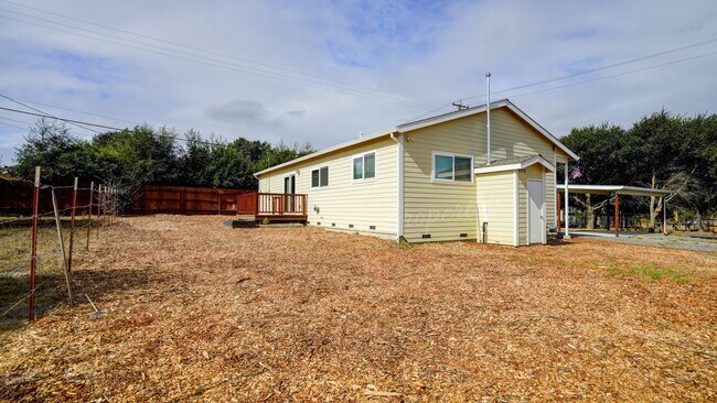 Building Photo - 382 Ely Rd N