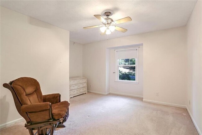 Building Photo - 4624 Mountain Creek Dr