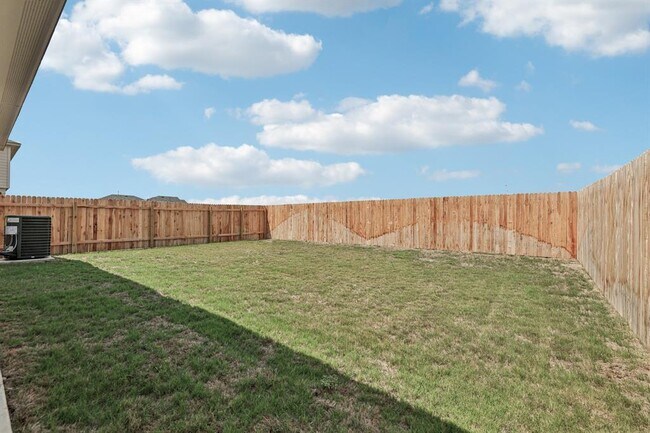Building Photo - 317 New Albany Ln