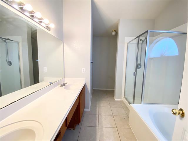 Building Photo - 11050 Mansfield Dr