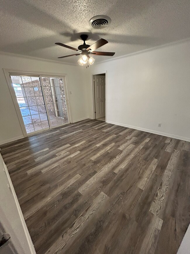 Building Photo - 2839 Wildwood Ave
