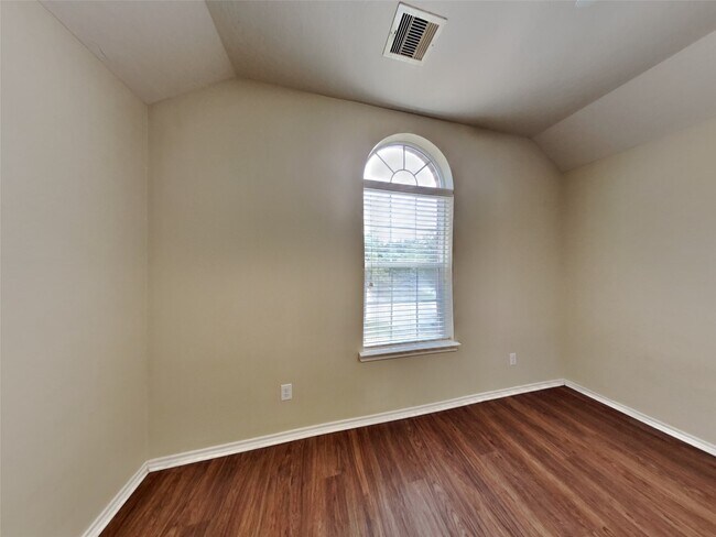 Building Photo - 21349 Thurston Crossing Dr