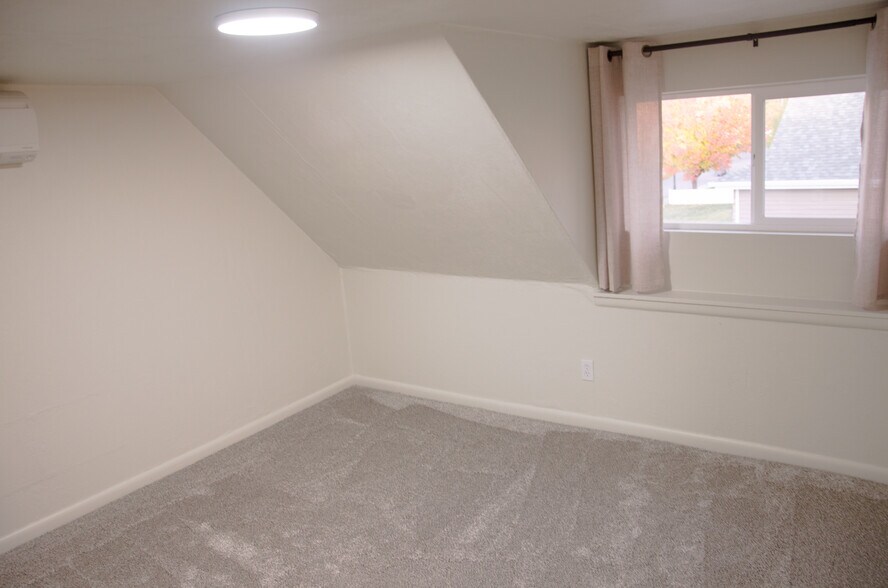 Bedroom 1 - 1095 W 2000 N