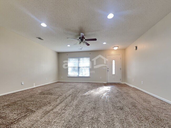 Building Photo - 1073 Briar Rose Ln