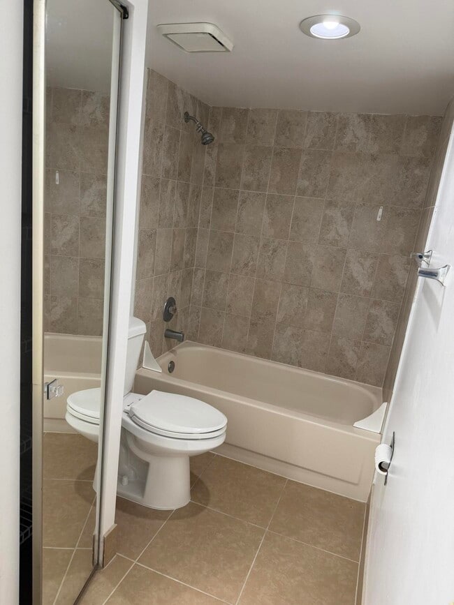 Building Photo - 8461 Boca Rio Dr