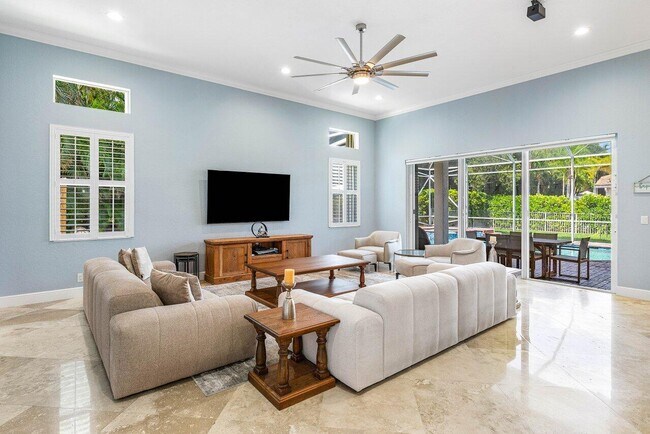 Building Photo - 4675 Manderly Dr