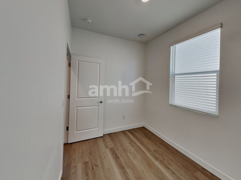 Building Photo - 6287 W Paseo Vito