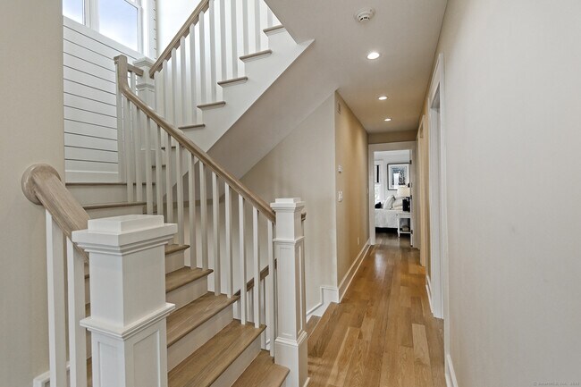 Building Photo - 41 Melba St