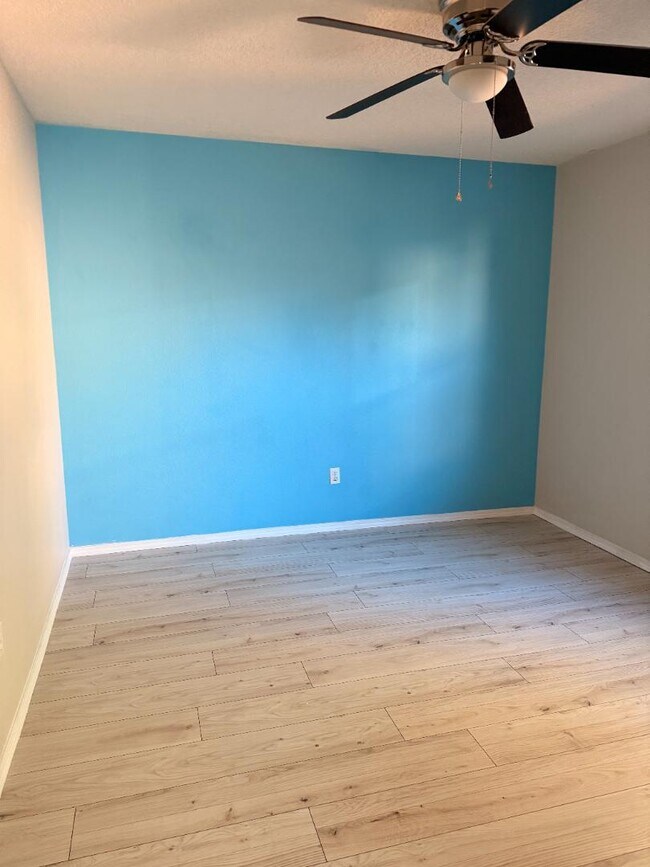 Building Photo - 8624 Alta Loma Ln NE