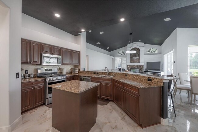 Building Photo - 27528 Water Ash Dr