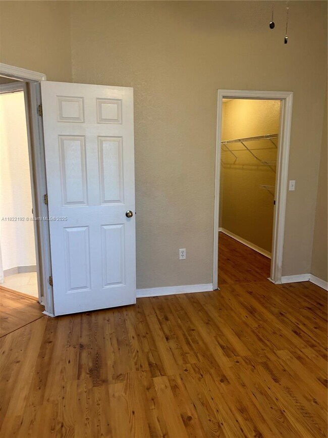Building Photo - 852 Grand Regency Pointe