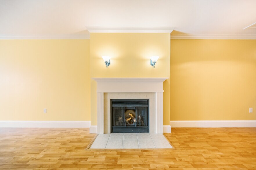 Building Photo - 426 Mount Hope St