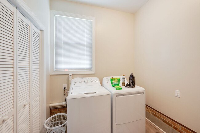 Building Photo - 2508 Canal Dr NW