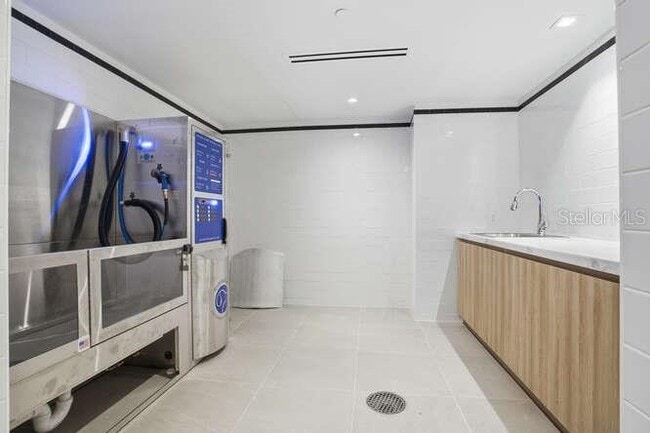 Building Photo - 3015 S Ysabella Ave