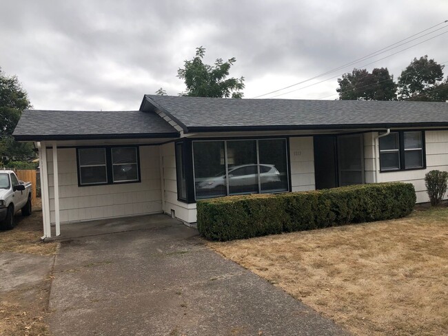 Primary Photo - 2 bedroom 1 bathroom duplex in Eugene!