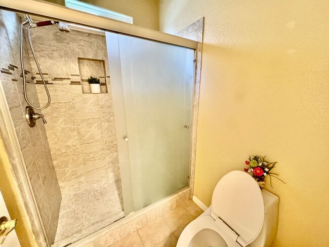 Building Photo - Is it Retirement Time for You? 3 Bedroom 2 Bath in a desirable gated community!