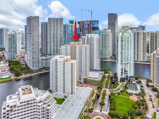 Building Photo - 801 Brickell Key Blvd