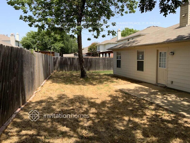 Building Photo - 8008 Settlement Dr