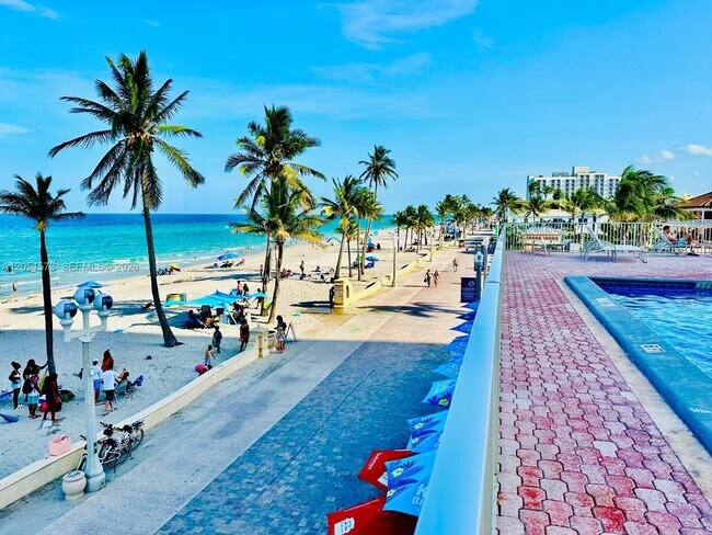 Building Photo - 3111 N Ocean Dr
