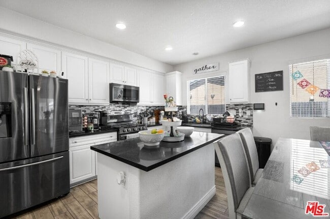 Building Photo - 3056 Janine Ave