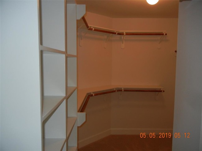Building Photo - 11520 Main Elm Dr