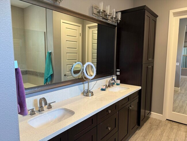 Building Photo - 51049 Doubletree Ct