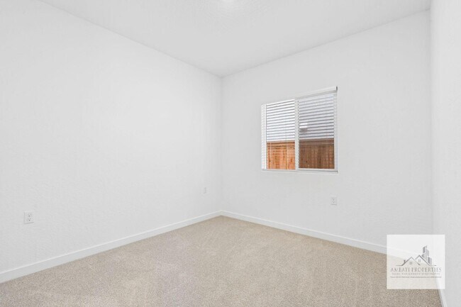 Building Photo - 1017 Springtime Ave