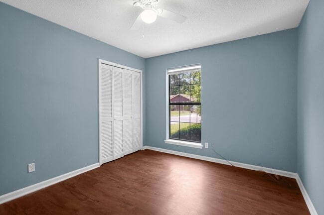 Building Photo - Georgetown Home For Rent!