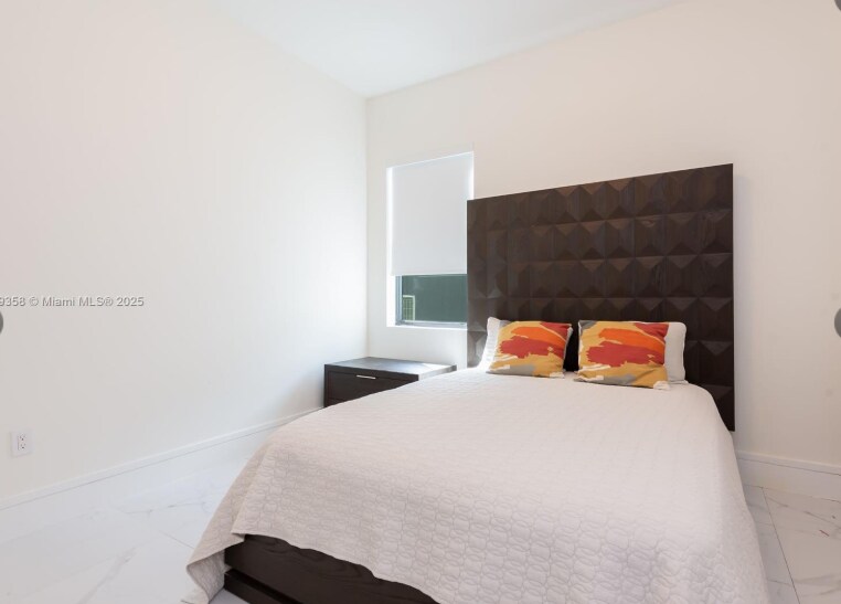 Building Photo - 17320 SW 92nd Ct