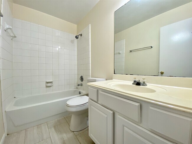 Building Photo - 20334 Linden Tree Dr
