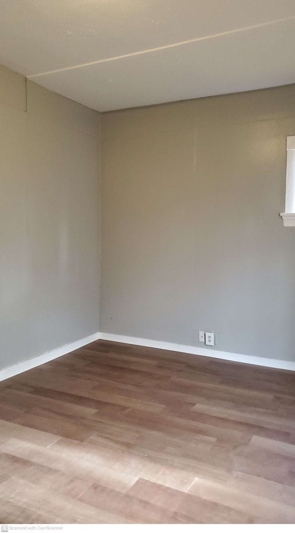 Building Photo - Quaint 2 bedroom just renovated perfect access to all of Xenia