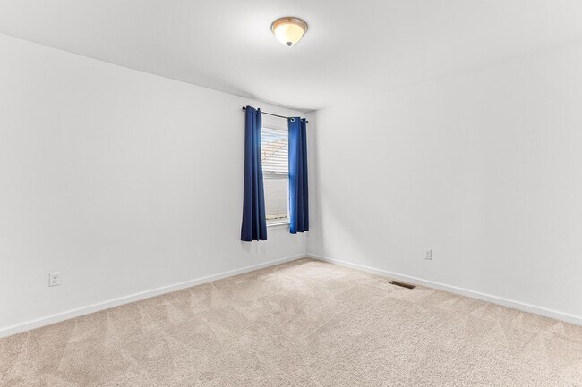 Building Photo - 286 Springview St