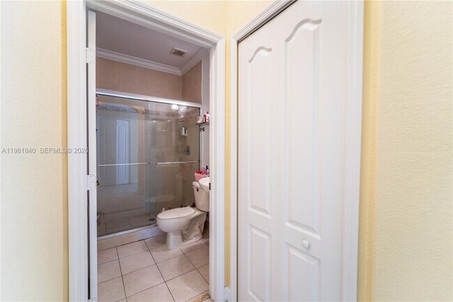 Building Photo - 200 SW 87th Path