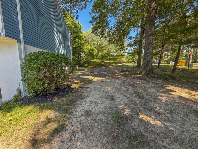 Building Photo - 3 Bedroom Oasis in Severna Park